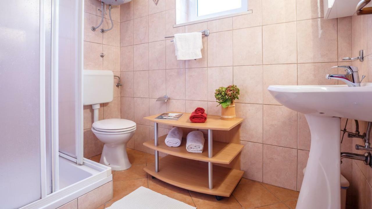 Apartment Josephine 2 Malinska Ngoại thất bức ảnh